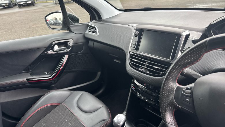 Peugeot 208 1.2 PureTech 110 GT Line 5dr [6 Speed] Petrol Hatchback